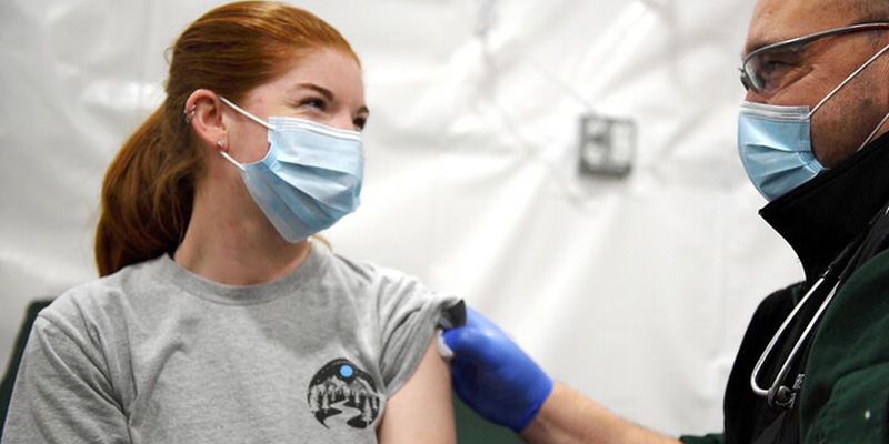 EMT receives vaccine